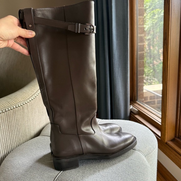 Stuart Weitzman Elegant Dark Brown Leather Boots